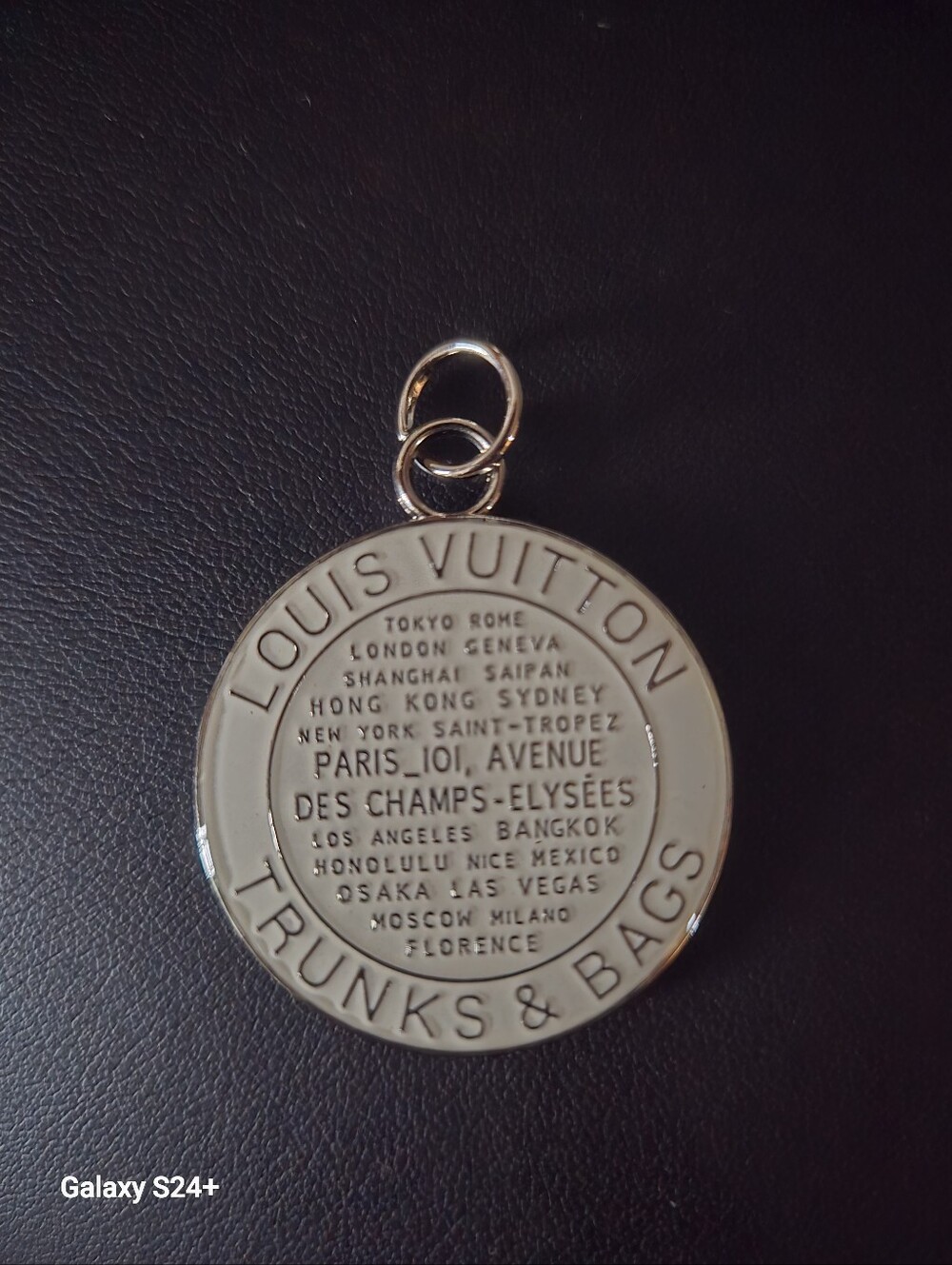 ✨️FASHION TRUNK CHARM CREAM & SILVER